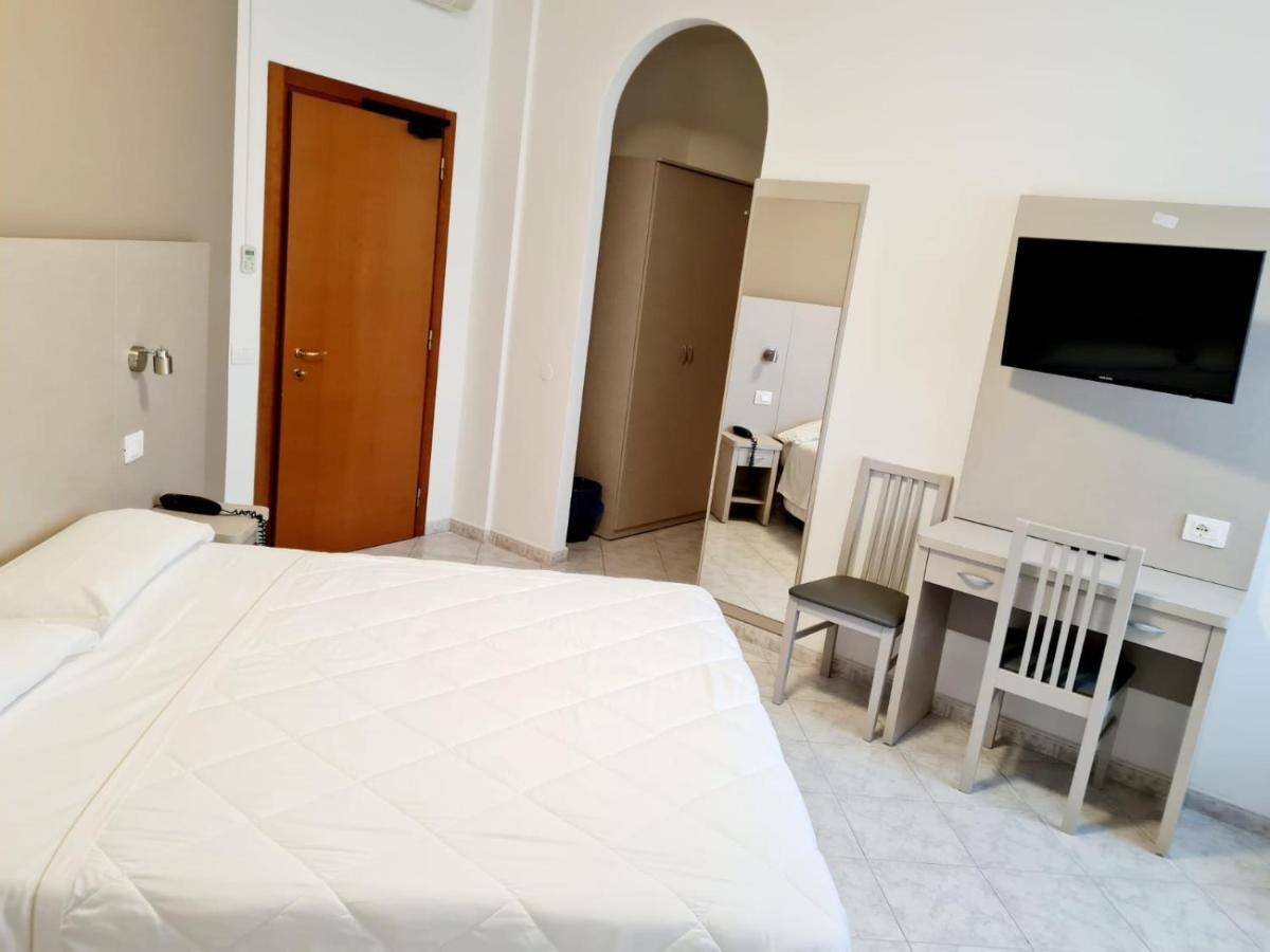 Hotel San Marco Pesaro Extérieur photo
