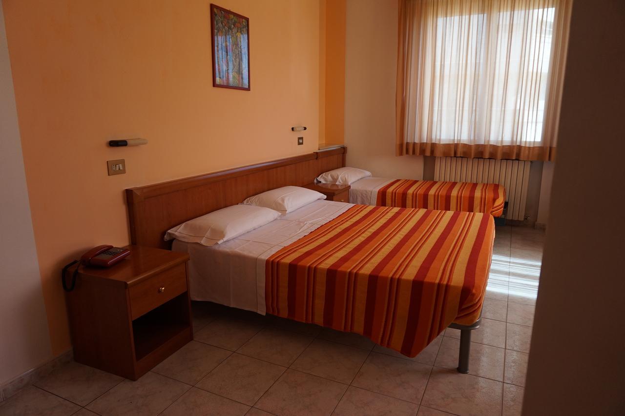Hotel San Marco Pesaro Extérieur photo
